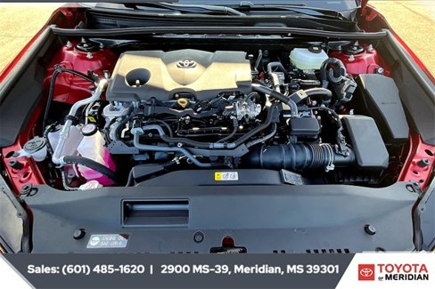 Used 2025 Toyota Camry SE image 8