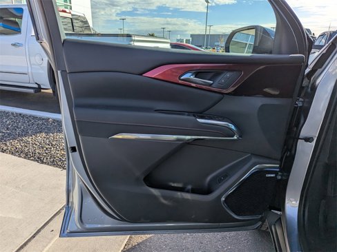 New 2026 Chevrolet Traverse Z71 w/ Enhanced Driving Package image 8