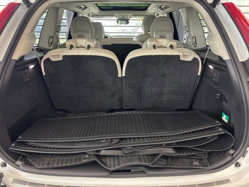 Used 2025 Volvo XC90 B5 Plus w/ Protection Package Premier image 11