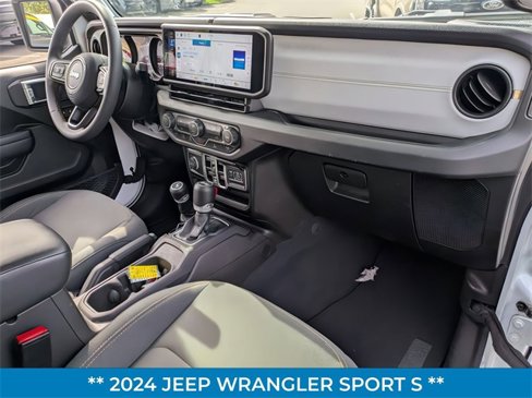Used 2024 Jeep Wrangler Sport S image 32