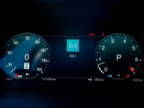 New 2024 Land Rover Defender 90 X-Dynamic SE image 10