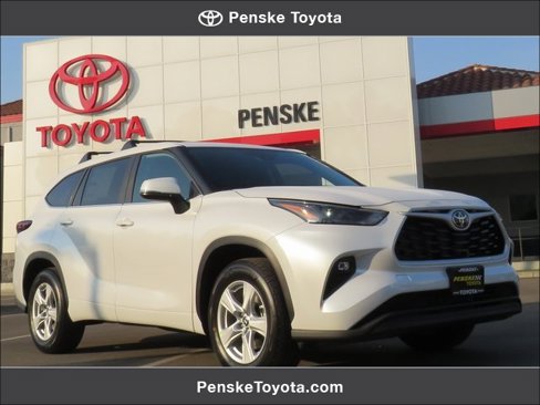 New 2025 Toyota Highlander LE image 1