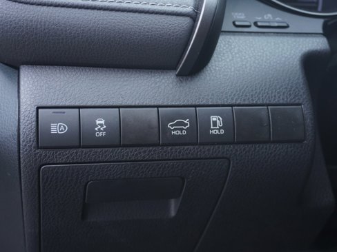 Used 2023 Toyota Camry SE image 12