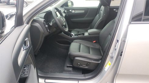 New 2025 Volvo XC40 B5 Ultra w/ Climate Package image 6