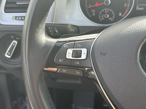 Used 2017 Volkswagen Golf Wolfsburg Edition image 15