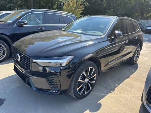 Certified 2025 Volvo XC60 B5 Plus w/ Protection Package Premier image 3