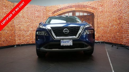 Used 2023 Nissan Rogue SV image 2