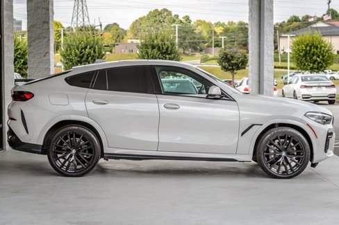 Used 2022 BMW X6 xDrive40i w/ M Sport Package image 55