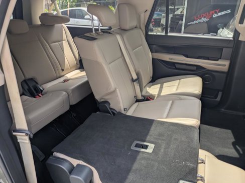 Used 2024 Ford Expedition Max XLT image 11