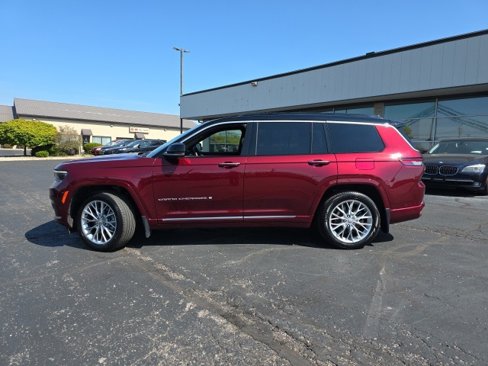 Used 2024 Jeep Grand Cherokee L Summit w/ Advanced Protech Group IV image 3