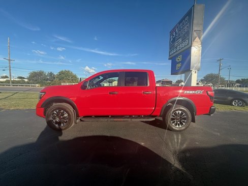 Used 2024 Nissan Titan PRO-4X w/ Pro-4x Utility Package image 7