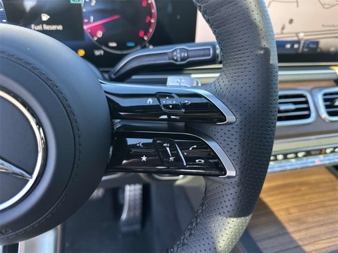 New 2025 Mercedes-Benz GLS 450 4MATIC image 17