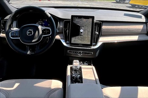 New 2026 Volvo XC90 B6 Plus image 7
