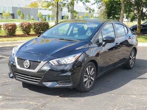 Used 2021 Nissan Versa SV image 2