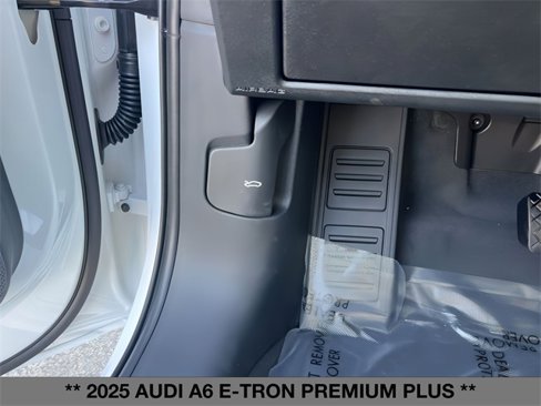 New 2025 Audi A6 e-tron Premium Plus image 21