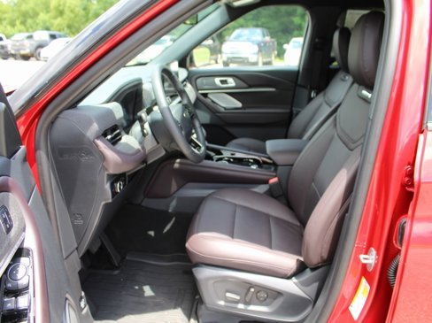 New 2025 Ford Explorer Platinum image 4