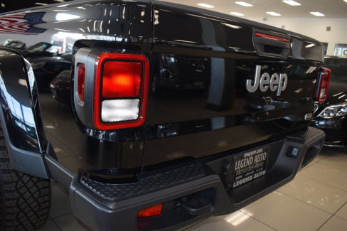 Used 2020 Jeep Gladiator Overland image 16