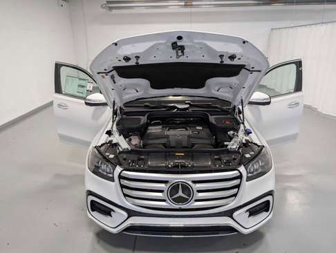 New 2026 Mercedes-Benz GLS 580 4MATIC image 11