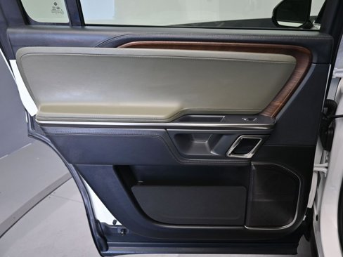 Used 2023 Rivian R1S Launch Edition image 23