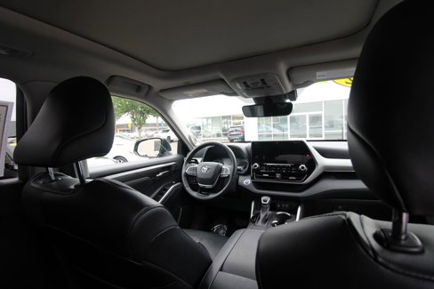 Used 2022 Toyota Highlander Platinum image 26