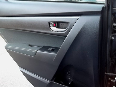 Used 2017 Toyota Corolla LE image 13