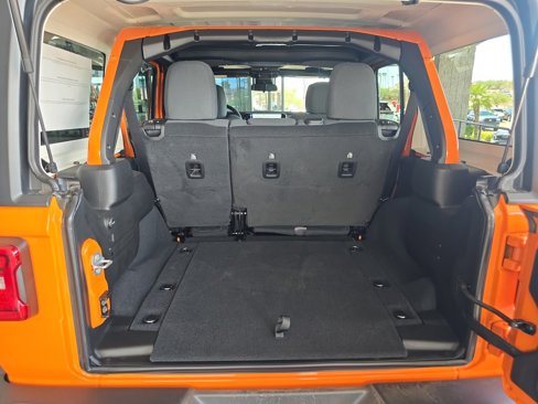New 2025 Jeep Wrangler Unlimited Rubicon w/ Steel Bumper Group image 33