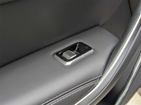 Used 2024 Jaguar F-PACE R-Dynamic S image 27