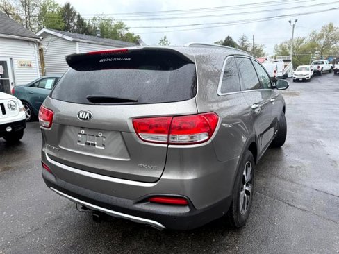 Used 2017 Kia Sorento EX image 3