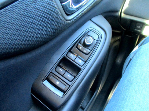 Used 2020 Subaru Outback Premium image 11