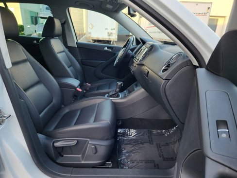 Used 2017 Volkswagen Tiguan Wolfsburg Edition image 15