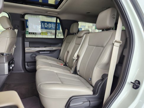 Used 2020 Ford Expedition XLT w/ Equipment Group 202A image 6