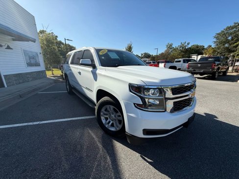 Used 2018 Chevrolet Suburban LT image 4