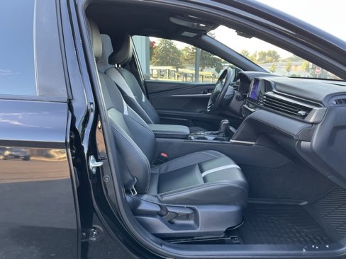 Used 2025 Toyota Camry LE image 28