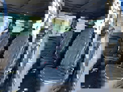 New 2025 Chrysler Pacifica Limited image 22
