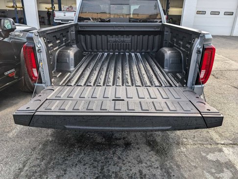 New 2026 GMC Sierra 1500 SLT w/ SLT Premium Plus Package image 8