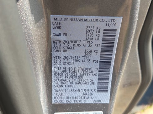 Used 2025 Nissan Frontier SV image 7