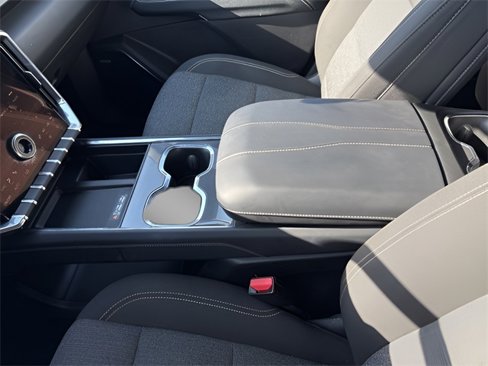 Used 2025 GMC Acadia Elevation image 16