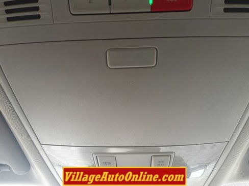 Used 2022 Volkswagen Taos SEL image 46