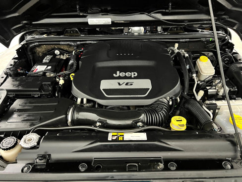 Used 2015 Jeep Wrangler Sport w/ Connectivity Group image 36