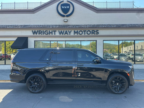 Used 2023 Cadillac Escalade ESV Sport Platinum w/ LPO, ONYX Package image 2