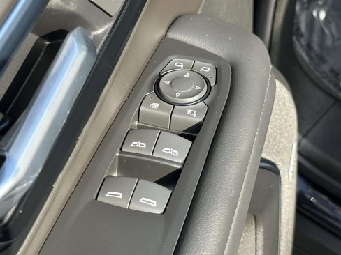 Certified 2025 Chevrolet Suburban Z71 w/ Comfort Package image 13