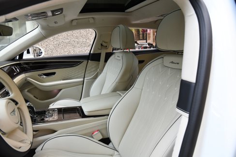 New 2026 Bentley Flying Spur Azure image 9