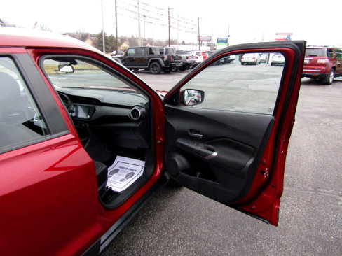 Used 2021 Nissan Kicks SV image 25