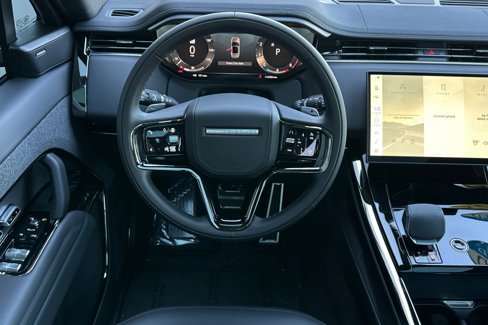 Used 2025 Land Rover Range Rover Sport Dynamic SE image 15