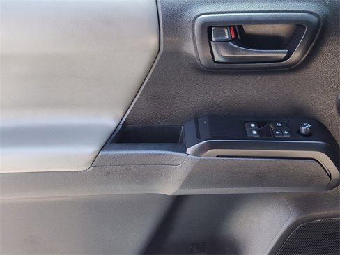 Used 2022 Toyota Tacoma SR image 21