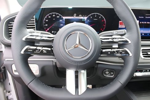 New 2025 Mercedes-Benz GLS 450 4MATIC image 15