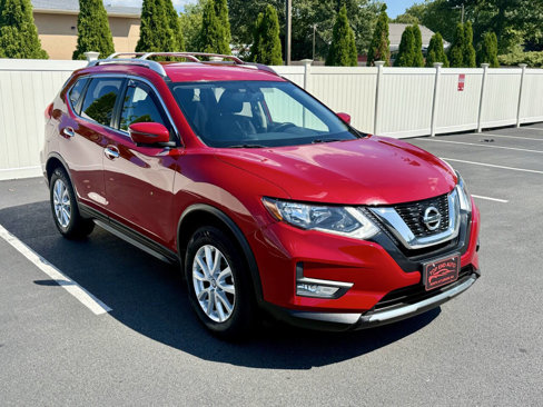 Used 2017 Nissan Rogue SV w/ SV Premium Package image 3