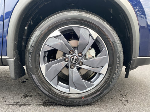 New 2026 Nissan Rogue SV image 10