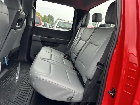 New 2026 Ford F350 XL w/ XL Chrome Package image 32