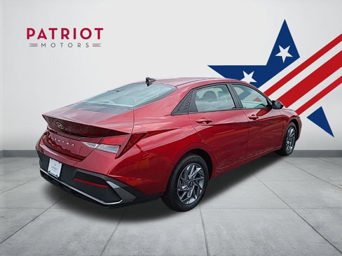 Certified 2024 Hyundai Elantra SEL image 44